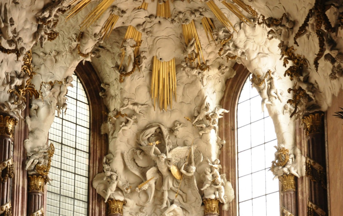 Barocke Pracht der Karlskirche &ndash; eine der sch&ouml;nsten Kirchen Wiens &copy; Unsplash / June O